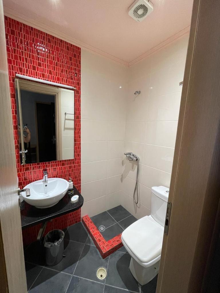 Hotel Shehu Gjirokastër Rom bilde